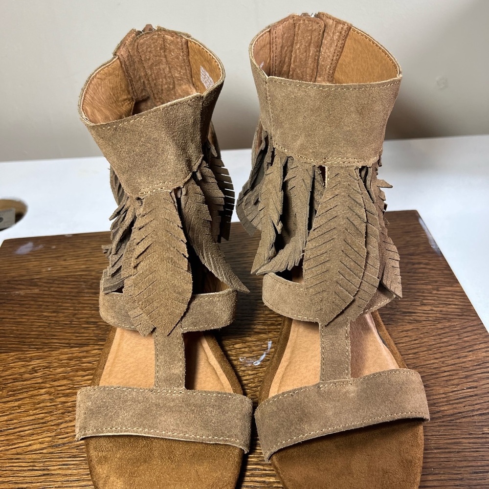Yellowbox feathers taupe suede wedge heel Sandals size 10